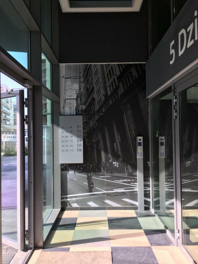 Shoq Studio Nice Apartment With Private Parking كراكوفيا المظهر الخارجي الصورة