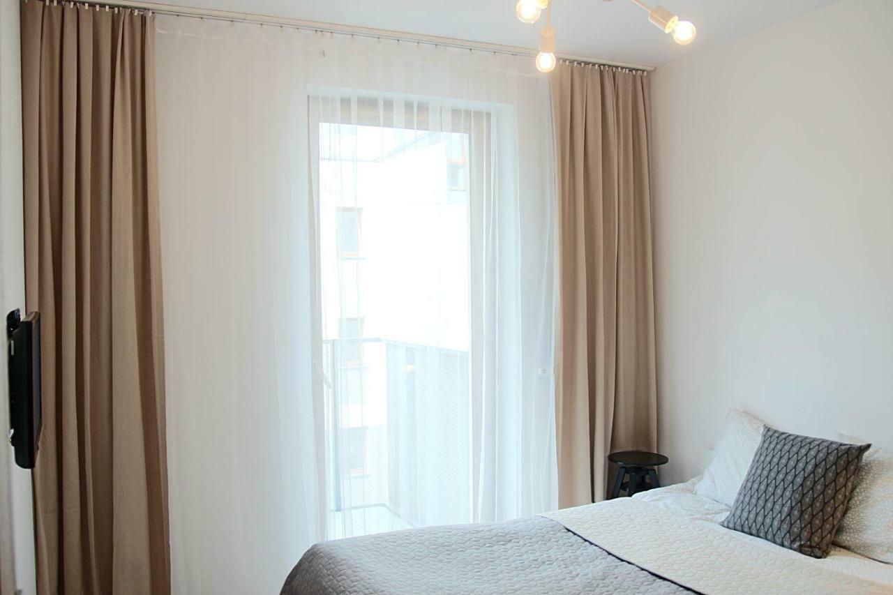 Shoq Studio Nice Apartment With Private Parking كراكوفيا المظهر الخارجي الصورة